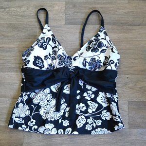 Ocean Dream Women's Black and White Floral Swim Top Size 10